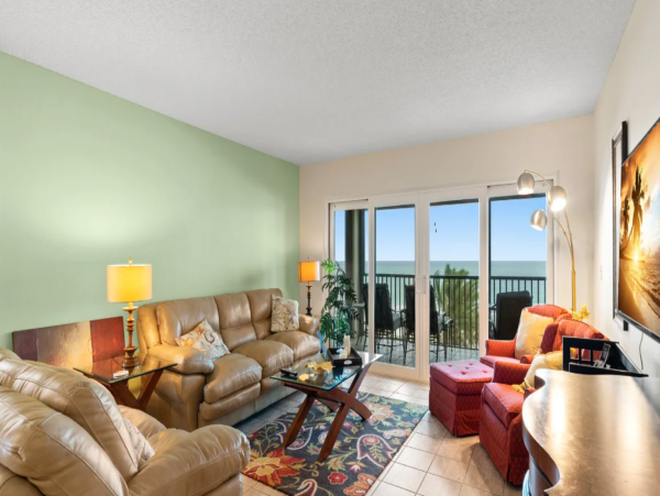 Updated 4th floor corner unit right on the Gulf